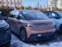 지커 믹스(2025 Zeekr Mix) 실내외 사진 업데이트 - 오토스파이넷 지커 믹스(2025 Zeekr Mix) 실내외 사진 업데이트