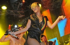 BBC - Across the Line: SuggestiON-AIR: Musician Spotting!