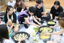 사)동두천시종합자원봉사센터, 정성껏 준비한 음식, 맛있게 드시고 건강하세요  사)동두천시종합자원봉사센터, 정성껏 준비한 음식, 맛있게... 