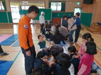 순천소방서 구례119, 청천초등학교 심폐소생술 교육에 나서다  순천소방서 구례119, 청천초등학교 심폐소생술 교육에 나서다