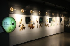 부안청자박물관 >부안청자박물관 > 전시실 안내 > 2층 > 청자역사실