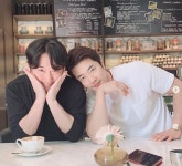 `꽃보다 아빠` 손태영, 권상우·이루마 투샷 공개…`형제같은 동서지간` - 부산일보 꽃보다 아빠 손태영, 권상우·이루마 투샷 공개…형제같은... 