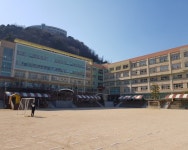 교육 격차 줄이려 모교에 건넨 손길…“고마워요, 선배님” [고맙습니다, 선배님!] - 부산일보 교육 격차 줄이려 모교에 건넨 손길…“고마워요... 