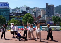 부산시설공단, 부산역 광장 버스킹 예술단체 25일까지 모집 - 부산일보 부산시설공단, 부산역 광장 버스킹 예술단체 25일까지 모집