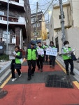 수정5동 지역사회보장협의체, `동절기 복지사각지대 발굴` 캠페인 실시 - 부산일보 수정5동 지역사회보장협의체, 동절기 복지사각지대 발굴... 