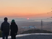 해넘이와 해맞이를 한꺼번에?!… 충남 당진 왜목마을 - 부산일보 해넘이와 해맞이를 한꺼번에?!… 충남 당진 왜목마을