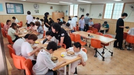 [초읍동]바르게살기운동, 신애재활원에 ‘사랑의 짜장면’ 온정 나눠 : 부산소개 : 주민자치회 : 주민자치위원회 활동 : 부산광역시 [초읍동]... 