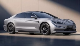 YangWang U7 Has More Power Than Two BMW M5s Combined | Carscoops