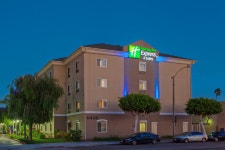 Holiday Inn Express & Suites Los Angeles Airport Hawthorne, an IHG Hotel | Qantas Hotels Holiday Inn Express & Suites Los Angeles... 