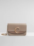 「Chloé C」クラッチ | Chloé JP             シャイニーカーフスキン... スエードカーフスキン製チェーン付き「Chloé C」クラッチ | Chloé JP