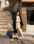 츄(chuu) | [CHUU] Art Print Pleated Skirt 츄(Chuu), Nice to meet chuu ;)