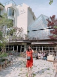 커먼유니크 원래는 브라운 사려다가 후기에 사진 잘 나온다해서 친구들과 여행가기 전이라 브릭레드GOODS VIEW - 커먼유니크