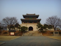 		창의인성교육넷(크레존) - 호국 정신의 얼이 서린 곳, 우리가 지켜요!	 호국 정신의 얼이 서린 곳, 우리가 지켜요!