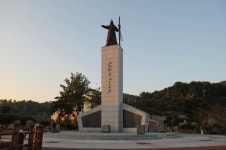 		창의인성교육넷(크레존) - 통영시민의 쉼터 이순신공원에 대하여	 통영시민의 쉼터 이순신공원에 대하여
