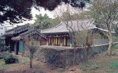 		창의인성교육넷(크레존) - 문화해설사와 함께 제주 향교 답사하기	 문화해설사와 함께 제주 향교 답사하기