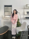 컬러위드클로젯 | 루트브이넥knit - 편안한 루즈핏 [딥핑크 당일출고] 루트브이넥knit (핏예쁨✨루즈핏,드뮤어룩,클래식니트,데일리니트)