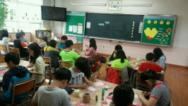 창원시설공단 > 늘푸른전당 > 사진자료실 > 명도초등학교 5학년 한지공예체험