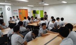 창원시설공단 > 늘푸른전당 > 사진자료실 > 창원중학교 진로탐색-쇼콜라티에 체험활동