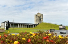 플러그인당진 황금들판과 어우러진 가을날의 신리성지 > 플러그인당진