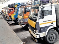 Talks between striking truckers, IRDA officials fail | Deccan Herald Talks between striking truckers, IRDA officials fail