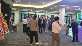 [학술] 대한인공치아골유착학회, ‘임플란트 수복 후 Care’ 2023 춘계학술대회 성료 - 덴탈아리랑 [학술] 대한인공치아골유착학회... 