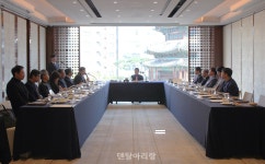 서울대치과병원 발전후원회, 한성희 회장 연임 결정 - 덴탈아리랑 서울대치과병원 발전후원회, 한성희 회장 연임 결정