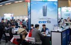 신흥, KDX 2025서 20년 제조 노하우 ‘evertis’ 임플란트 관심... 신흥, KDX 2025서 20년 제조 노하우 ‘evertis’ 임플란트 관심 ↑