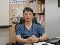 [유저인터뷰] 20년 역사와 AI 구강스캐너가 공존하는 ‘오래됐지만 오래되지 않은 치과’ 이야기 - 덴탈아리랑 [유저인터뷰] 20년 역사와 AI... 