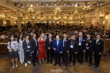 그래피, ‘SMA Legends Symposium 2026’ 성공리에 개최…글로벌 교정 시장 주목 - 덴탈아리랑 그래피, ‘SMA Legends Symposium 2026’... 