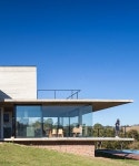 felipe rodrigues designs moenda house with cantilevered concrete terrace