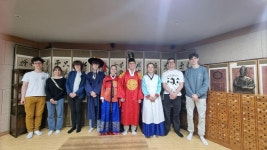 Daegu Modern History Alley Tour(25.4.28.) Gallery < Community < DGIST Korean Language Center Daegu Modern History Alley Tour(25.... 