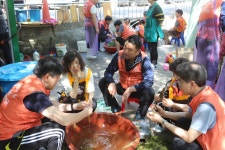 포토/영상갤러리 - DIT 교직원봉사단, 무료 급식 봉사활동으로 ‘따뜻한 정’나눠 | 동의과학대학교