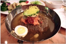 평양의 평양냉면은 우리가 아는 평양냉면이 아니다. - DogDrip.Net 개드립