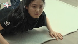 관찰예능이 낯설어서 법 먹어도되냐고 허락받는 신예은.gif - DogDrip.Net 개드립