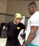 은가누가 그냥 덩치 크고 운동 좀 한 동네 형인줄 아나.. - DogDrip.Net 개드립