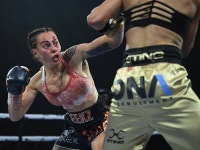 약후)바디페인팅하고 기자회견나온 복싱챔피언 눈나 - DogDrip.Net 개드립