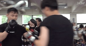 격투기에서 간 위치 때리는 리버샷의 위력...GIF - DogDrip.Net 개드립