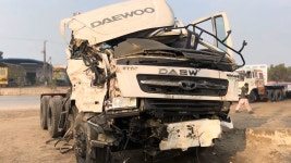 사고난 대형트럭 수리하기 - DogDrip.Net 개드립