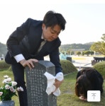 이준석, 영남 국화 1000송이로 5·18 민주묘지 모든 영령 참배 - DogDrip.Net 개드립