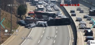 오늘자 경부고속도로 서울방향 카캐리어 사고...jpg - DogDrip.Net 개드립