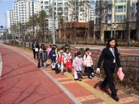 강동구, ‘워킹스쿨버스’ 13개 초등학교로 확대 시행