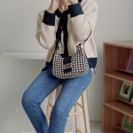 패션풀 하운드 크로스 숄더백