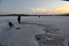 낚시사랑 > 쌍용(신휴)저수지 얼음 낚시터를 찾아서 : 낚시사랑