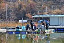 츄릅 > (신수낚시터) 혹한기 겨울물낚시 시즌을 알리는 아산권의 대표적인 계곡저수지! : 낚시사랑