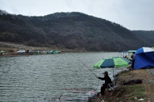 츄릅 > 경기도 안성시 죽산면 두메낚시터 : 낚시사랑