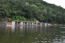 빨간풍차 > 동교낚시터 방류모습과 지감독의 스스유채비 테스트 : 낚시사랑