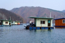 8당붕어 민물낚시 노지조행기 > 춘천댐 세월낚시터에서 댐사랑 시조회 밤낚시대회 : 낚시사랑