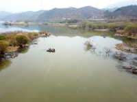 화이트자연 민물낚시 노지조행기 > 자연과 함께해요~~2018년 자연의 첫붕어를 찾아서.. : 낚시사랑