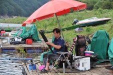 나들이 > 파로호 비수구미오지마을 에서 : 낚시사랑