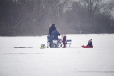 엘리어트 > 엘리어트의 겨울 낚시여행 (춘천호 서호지리 빙어 낚시터)를 찾아서... : 낚시사랑